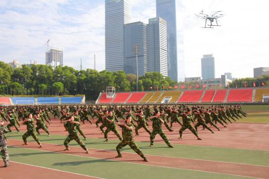智璟科技安保無人機助力深大-冬季軍訓總結(jié)表彰大會完美收官
